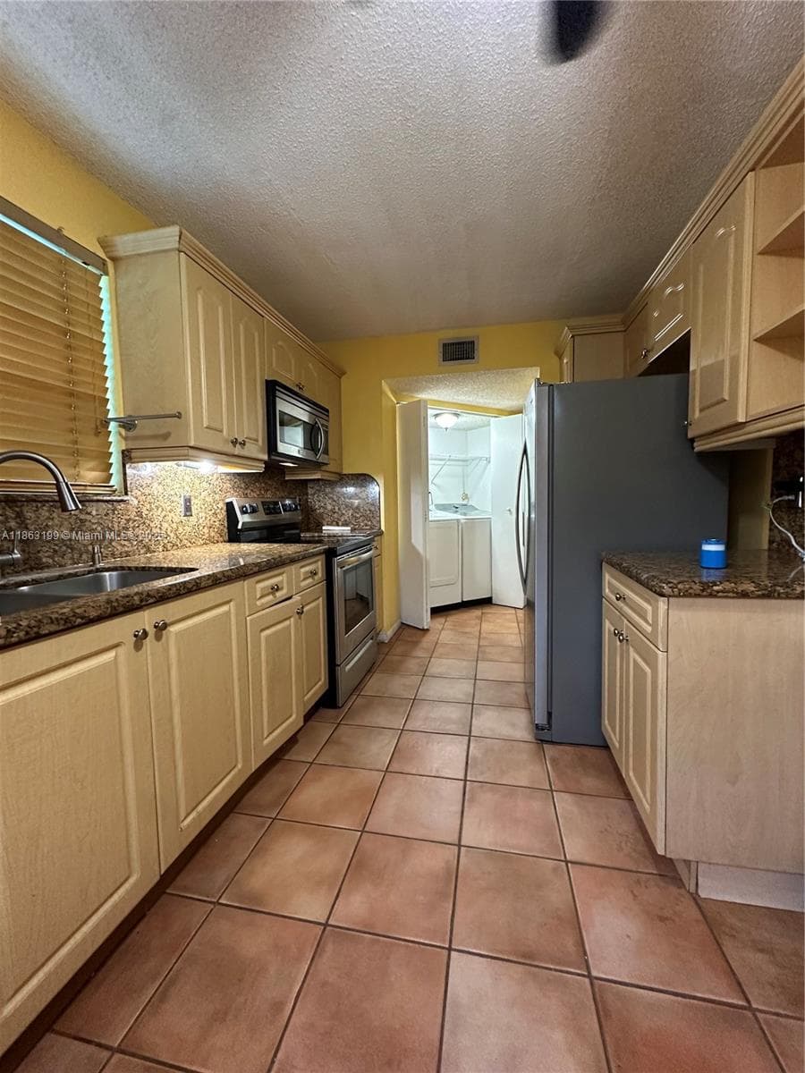2653 SE 20th Ct # 105-D, Homestead, FL 33035 photo 5