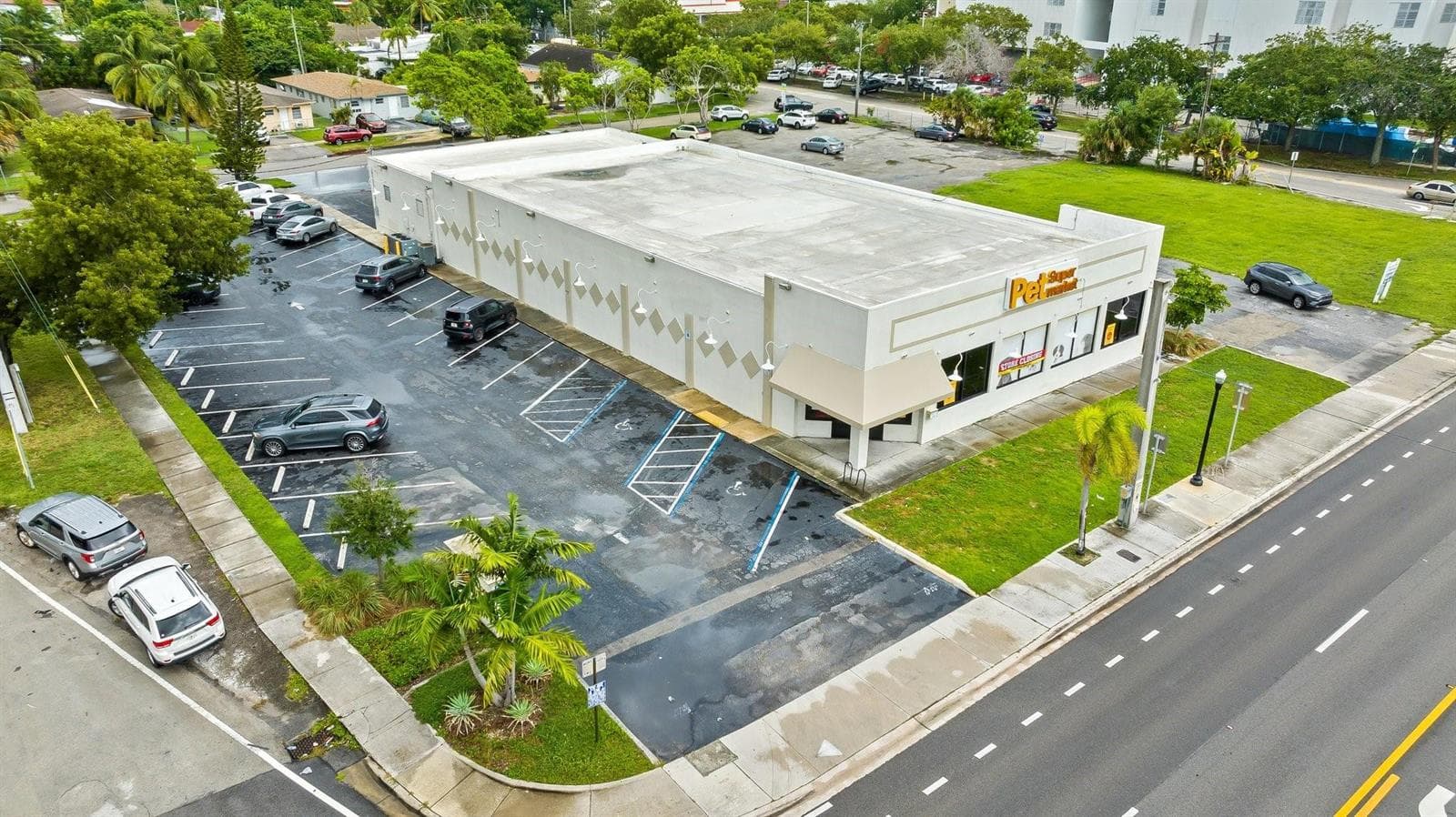 2111 N Federal Highway, Hollywood, FL 33020 photo 3