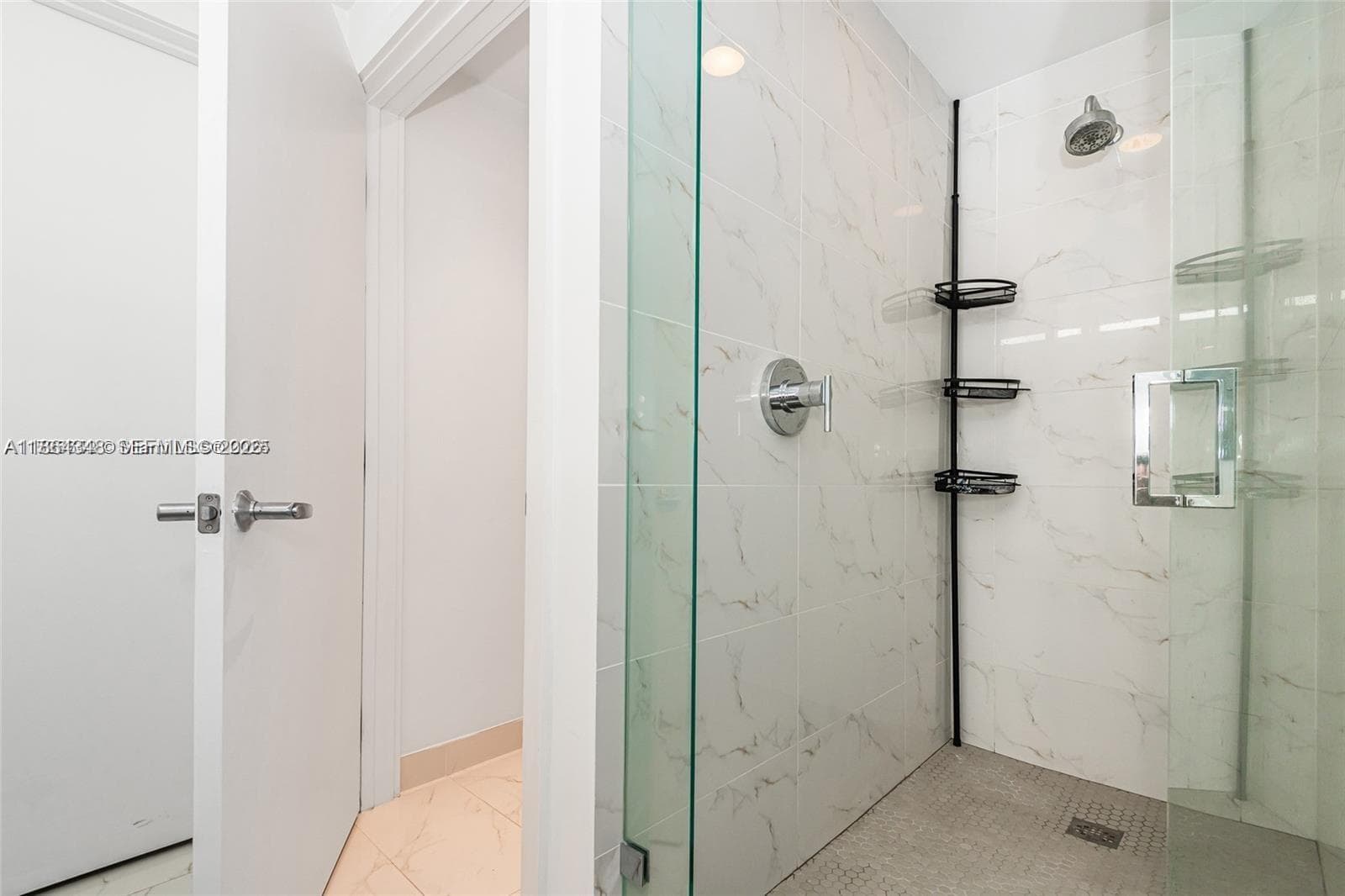 16385 Biscayne Blvd # 2118, North Miami Beach, FL 33160 photo 5