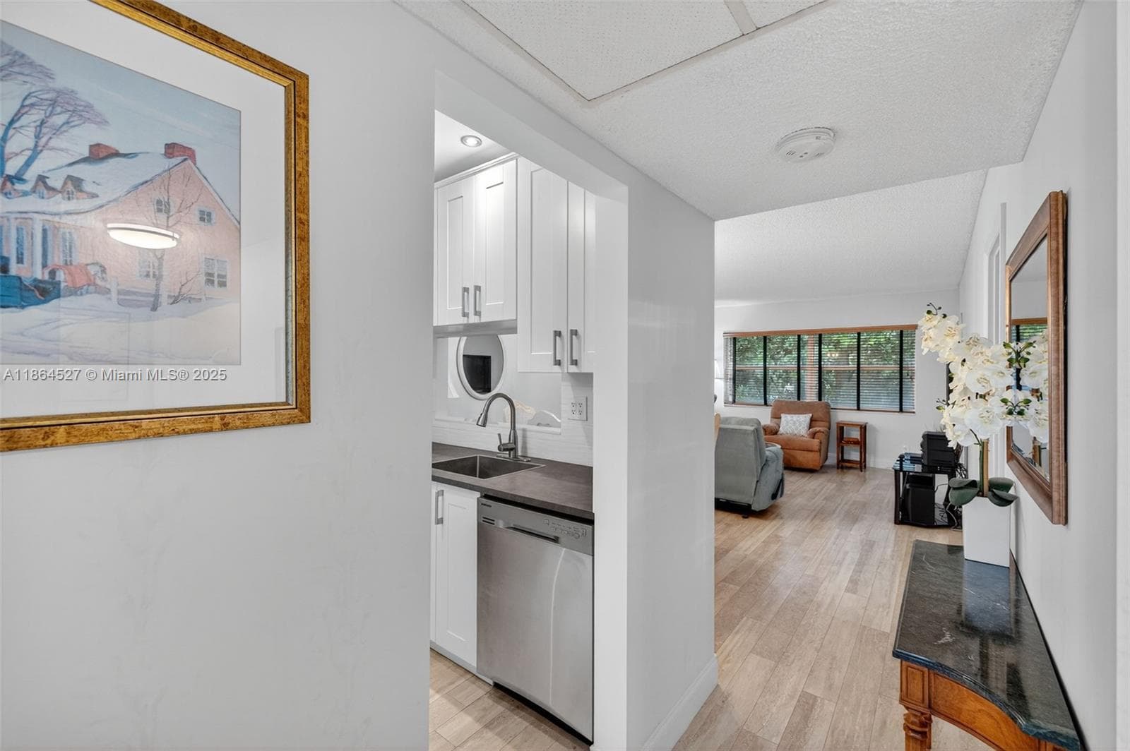 5001 NW 34th St # 304, Lauderdale Lakes, FL 33319 photo 4