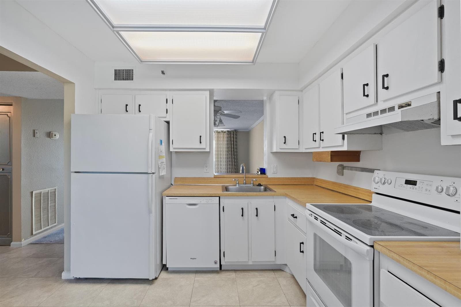 4550 NW 18th Avenue # 301, Deerfield Beach, FL 33064 photo 3