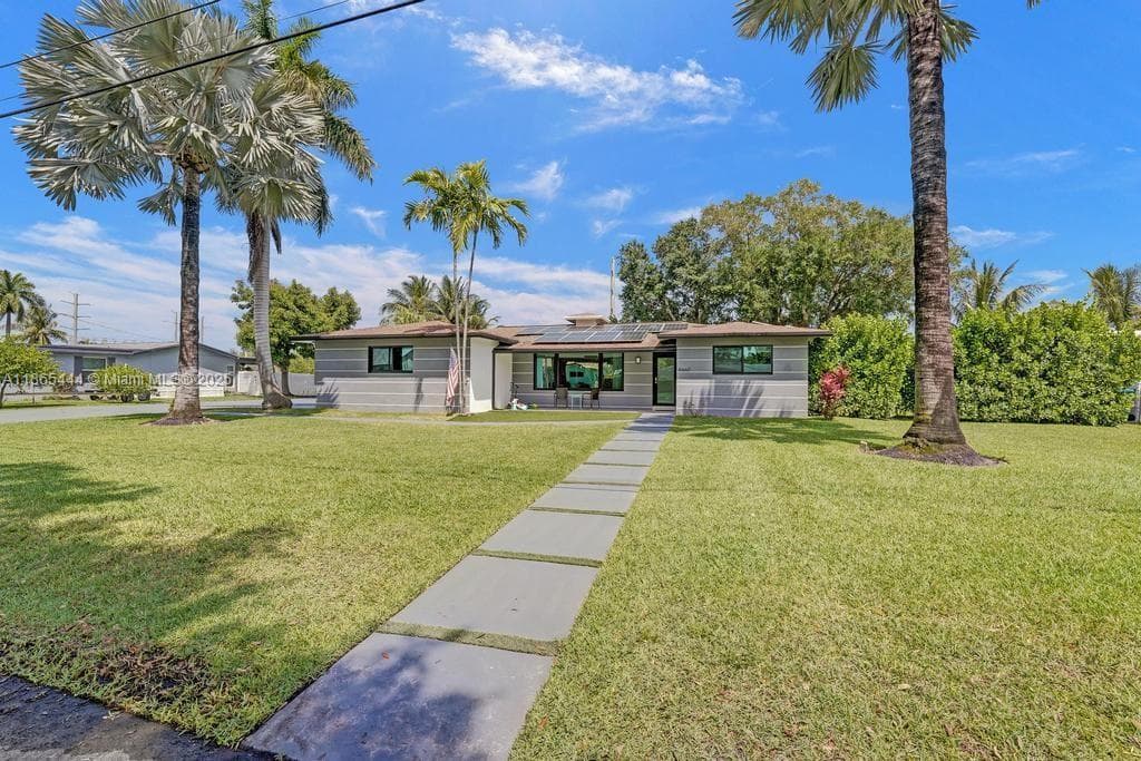 4660 SW 37th Ave, Dania Beach, FL 33312 photo 2