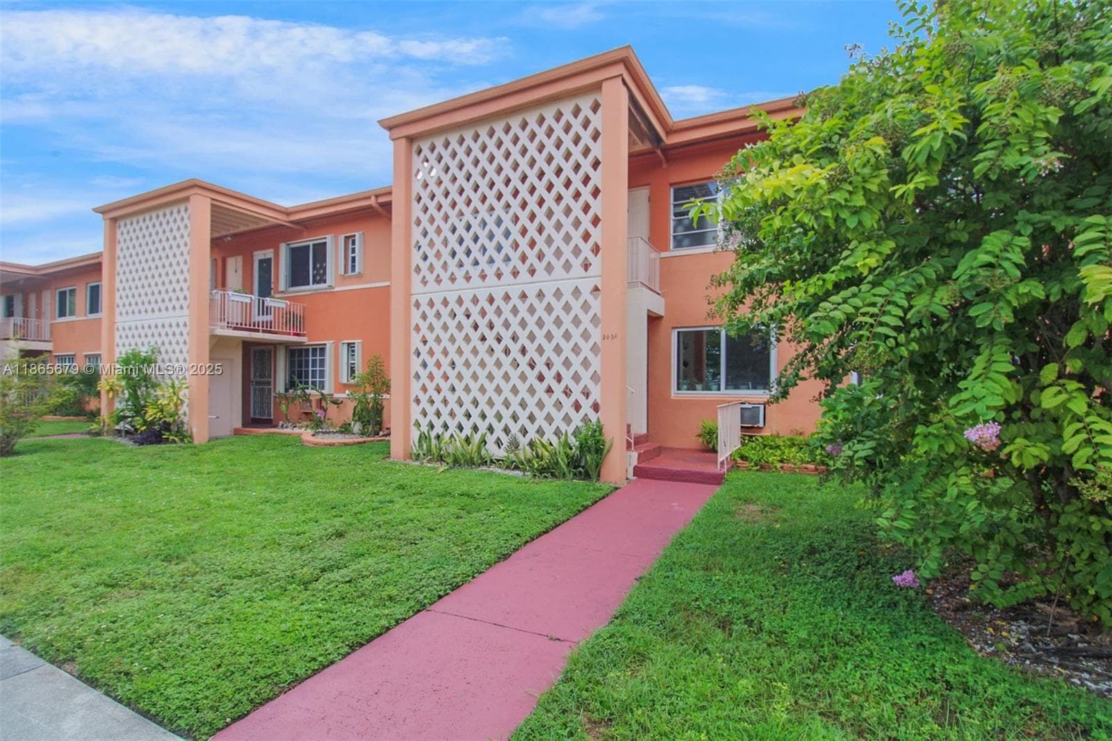 3451 SW 11th St # 8A, Miami, FL 33135 photo 2