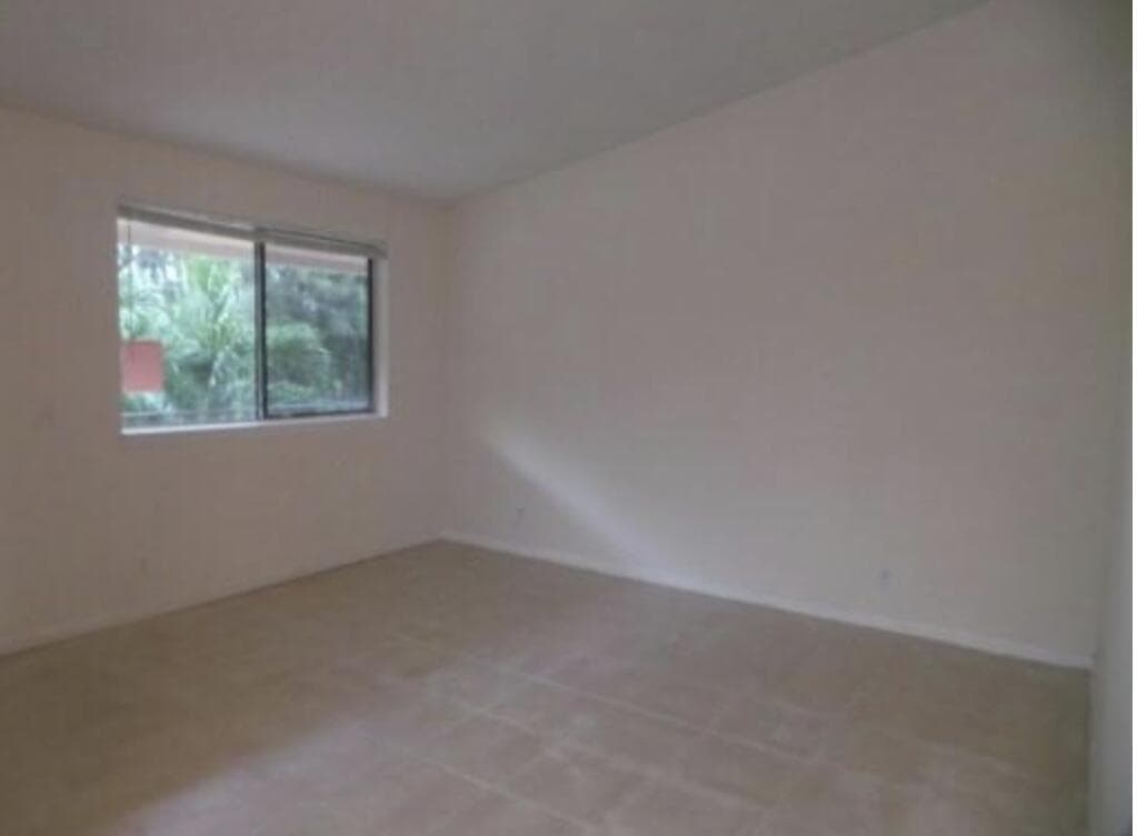 200 Nottingham Circle # J, FL 33463 photo 5
