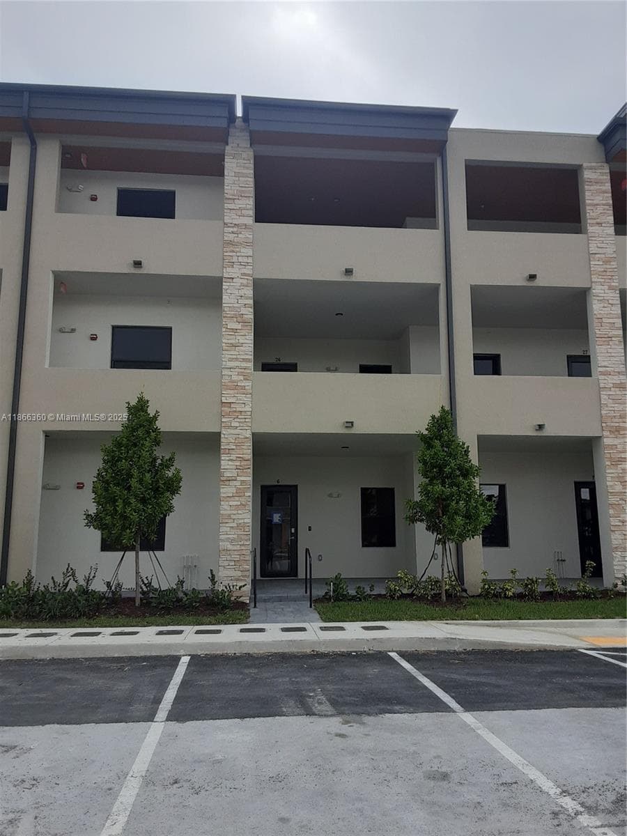 8175 NW 104th Ave # 35, Doral, FL 33178 photo 3