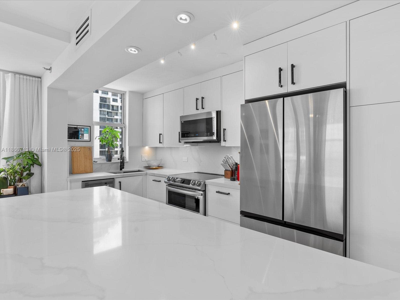770 Claughton Island Dr # 701, Miami, FL 33131 photo 3