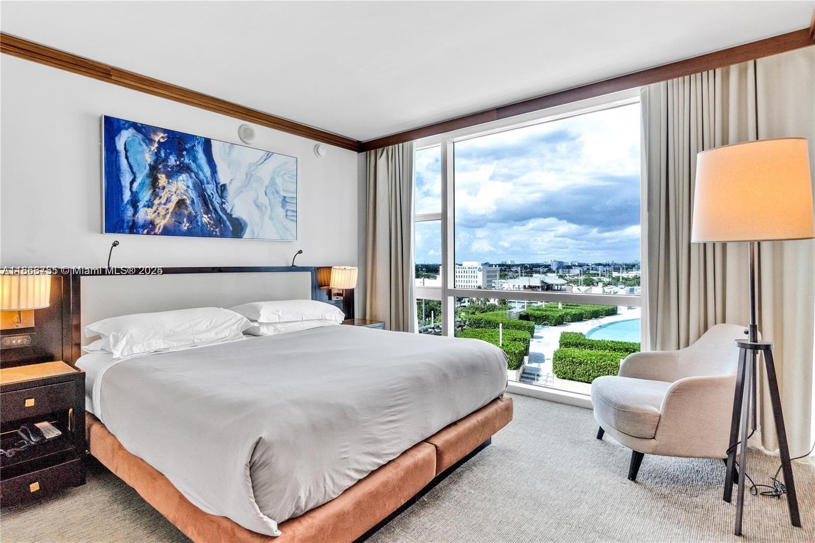 6801 Collins Ave # 818, Miami Beach, FL 33141