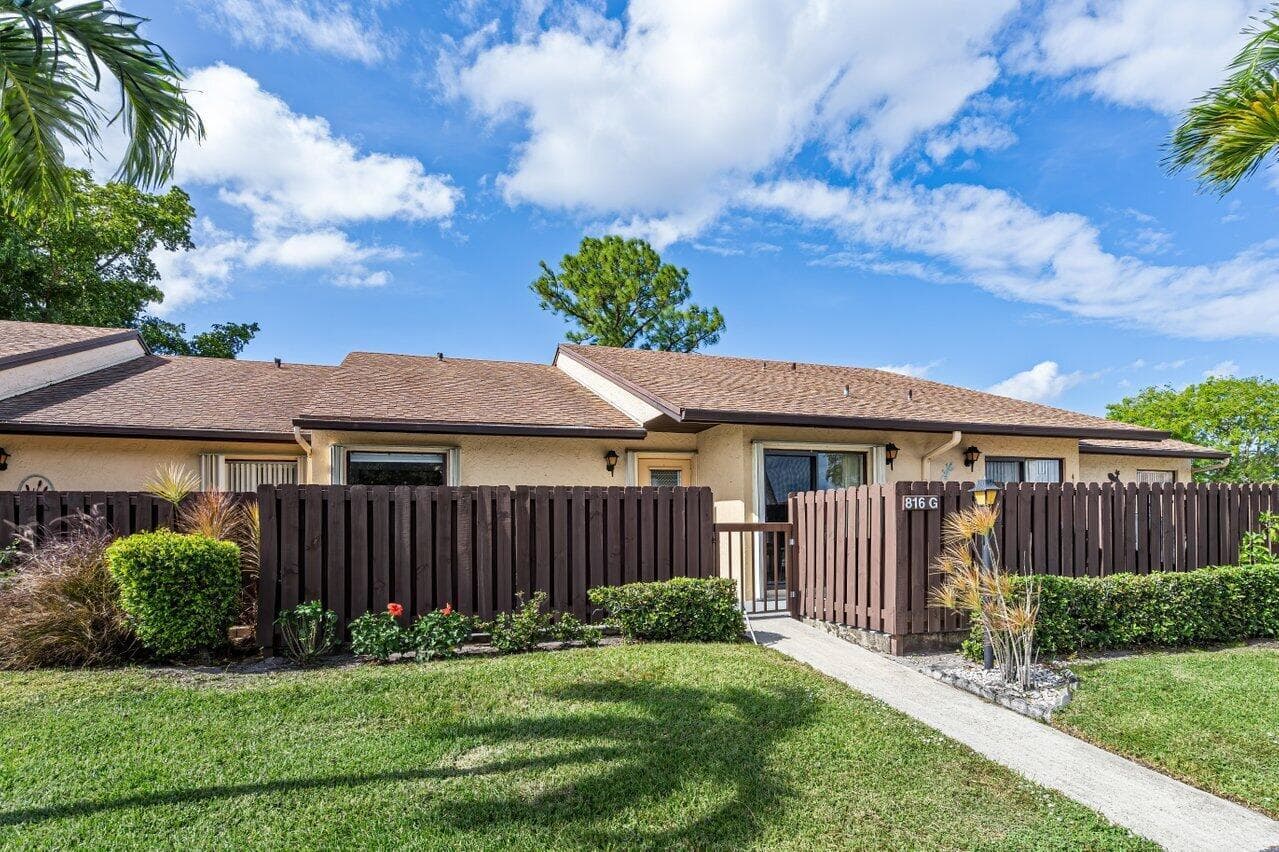 816 Sky Pine Way # G, FL 33415 photo 2