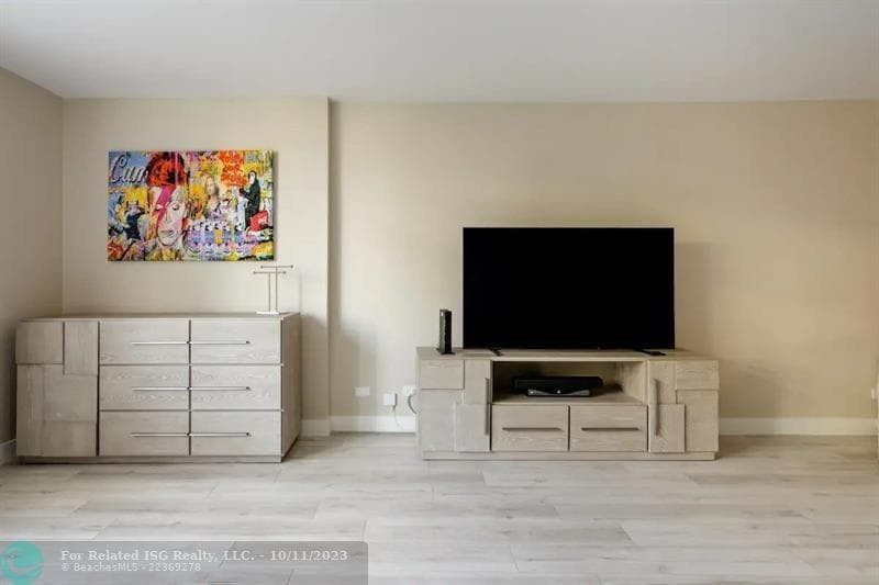 2301 Collins Avenue # 327, Miami Beach, FL 33139 photo 5