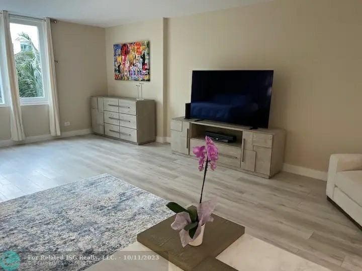 2301 Collins Avenue # 327, Miami Beach, FL 33139 photo 4