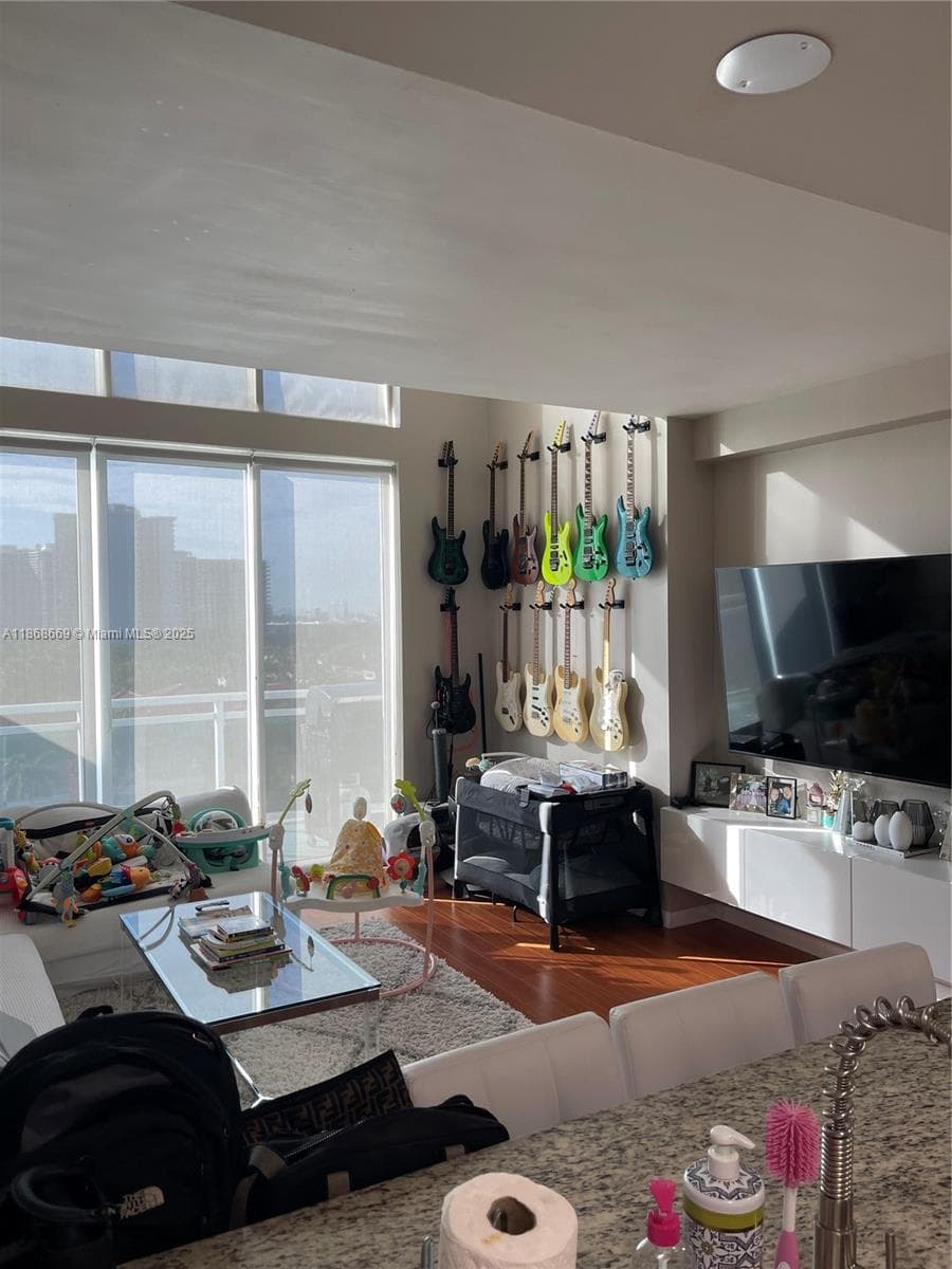 3000 NE 188th St # 706, Aventura, FL 33180 photo 2