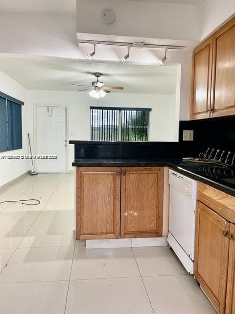 310 SW 10th Ter, Hallandale Beach, FL 33009 photo 2