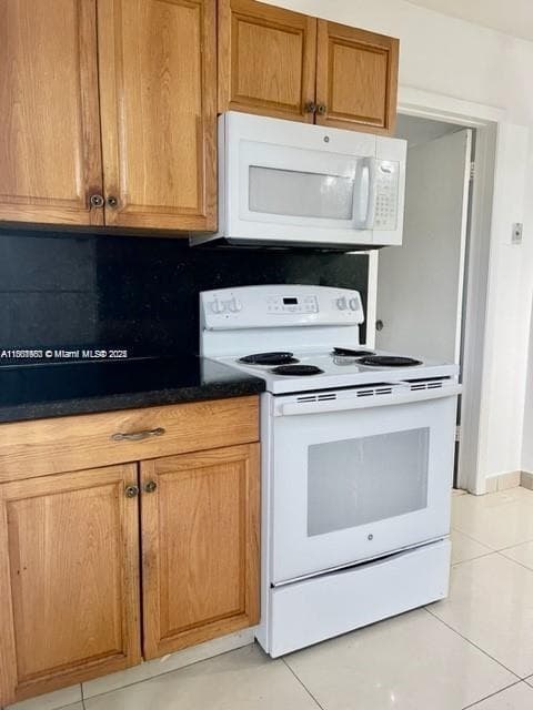310 SW 10th Ter, Hallandale Beach, FL 33009 photo 3