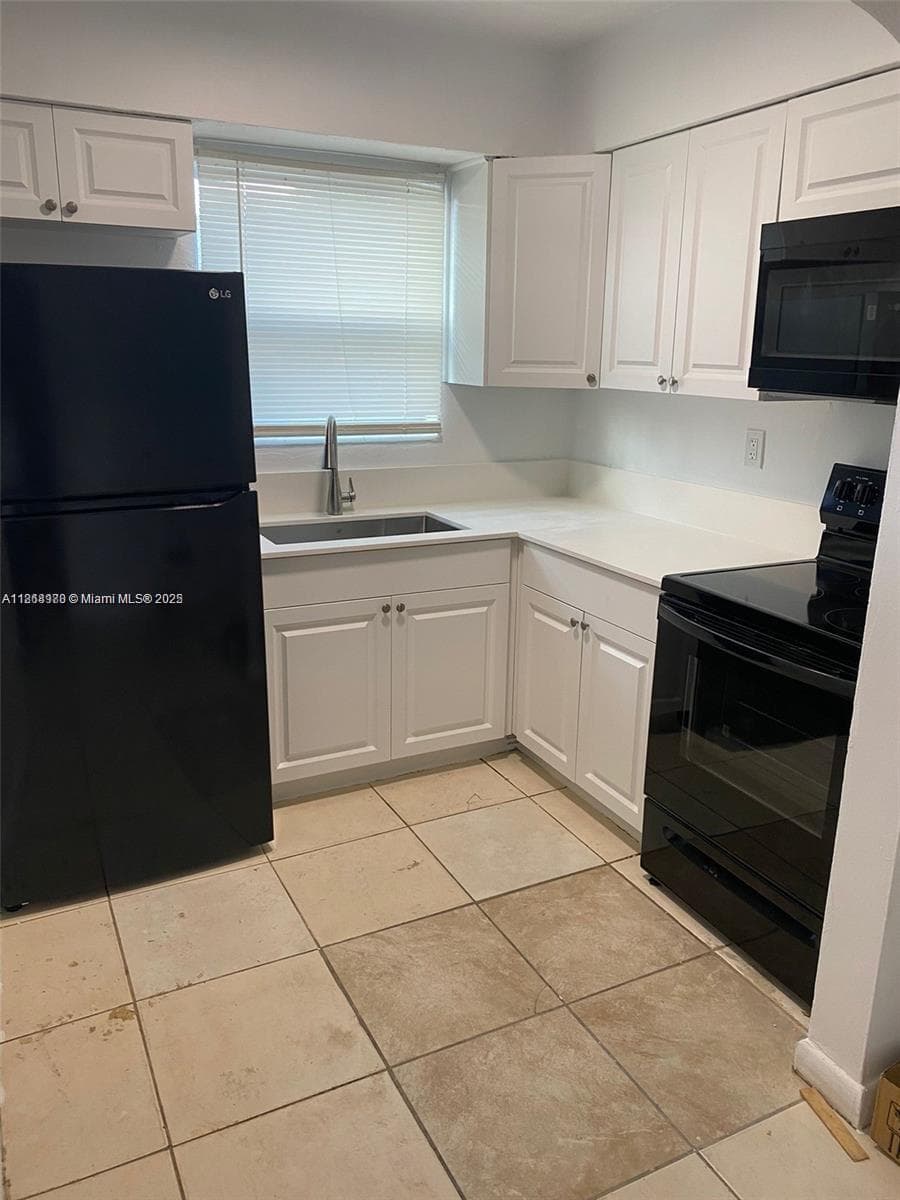 1204 NE 5th Ave, Fort Lauderdale, FL 33304 photo 2
