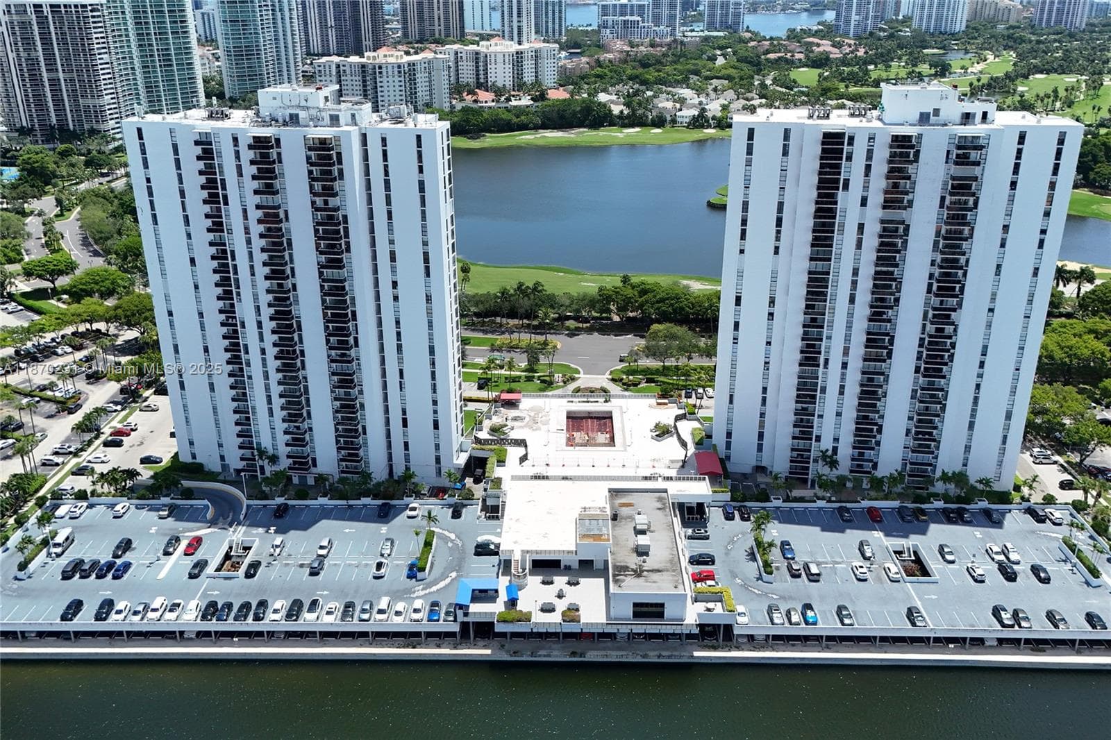3675 N Country Club Dr # 204, Aventura, FL 33180 photo 2