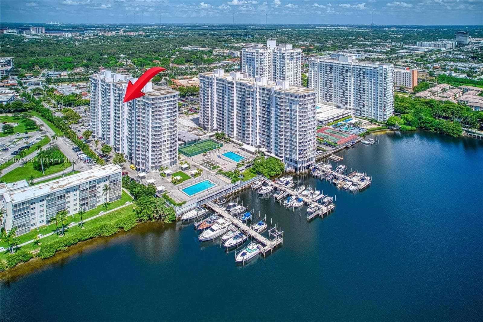 18021 Biscayne Blvd # 1604, Aventura, FL 33160 photo 2