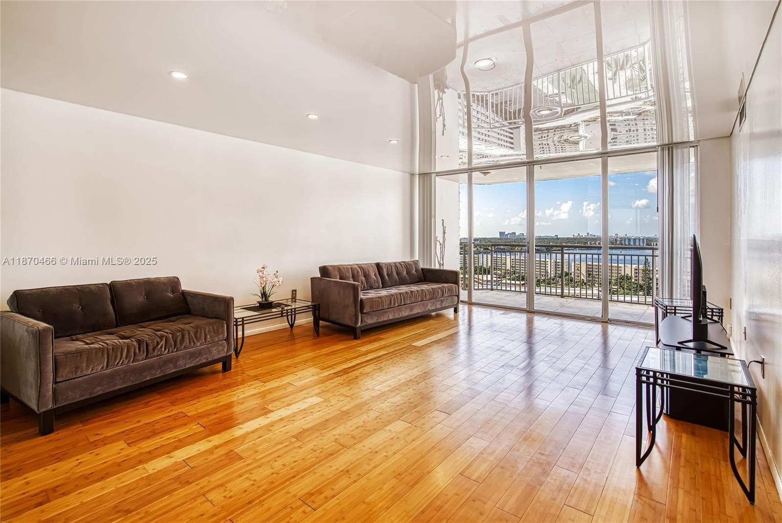 18021 Biscayne Blvd # 1604, Aventura, FL 33160 photo 3