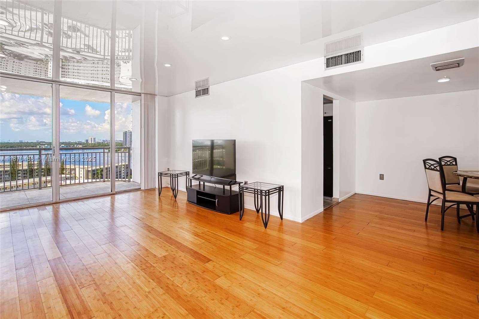 18021 Biscayne Blvd # 1604, Aventura, FL 33160 photo 4