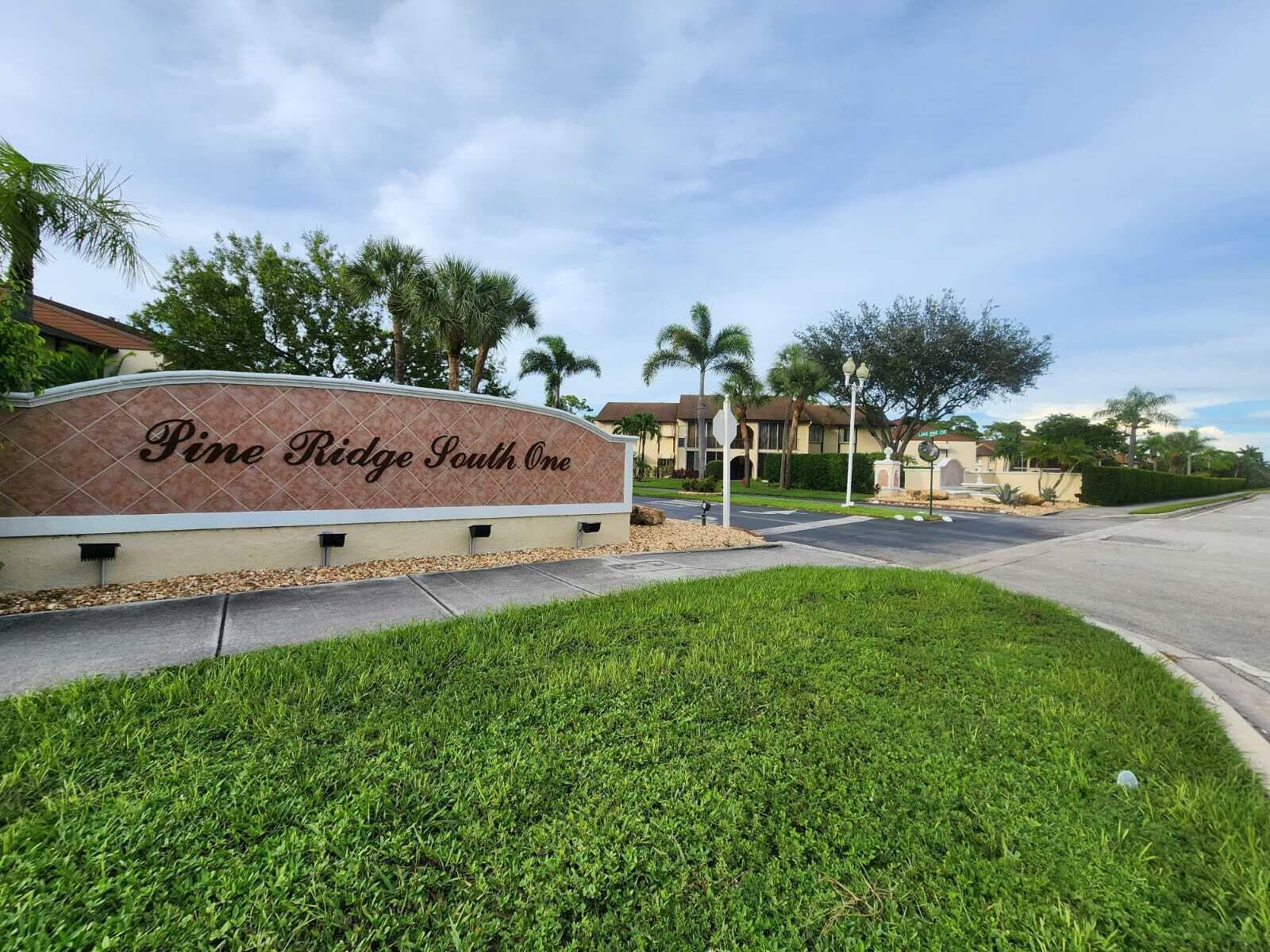 121 Lake Pine Circle # A-2, FL 33463