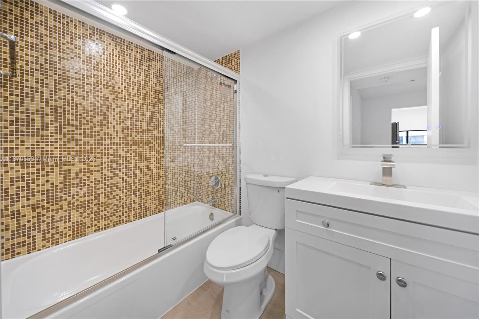 17021 N Bay Rd # 1025, Sunny Isles Beach, FL 33160 photo 4