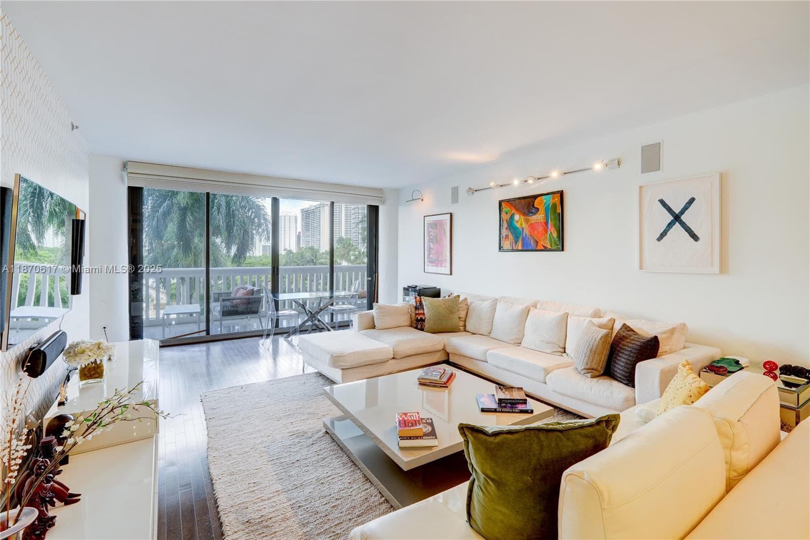 2000 Island Blvd # 710, Aventura, FL 33160 photo 4
