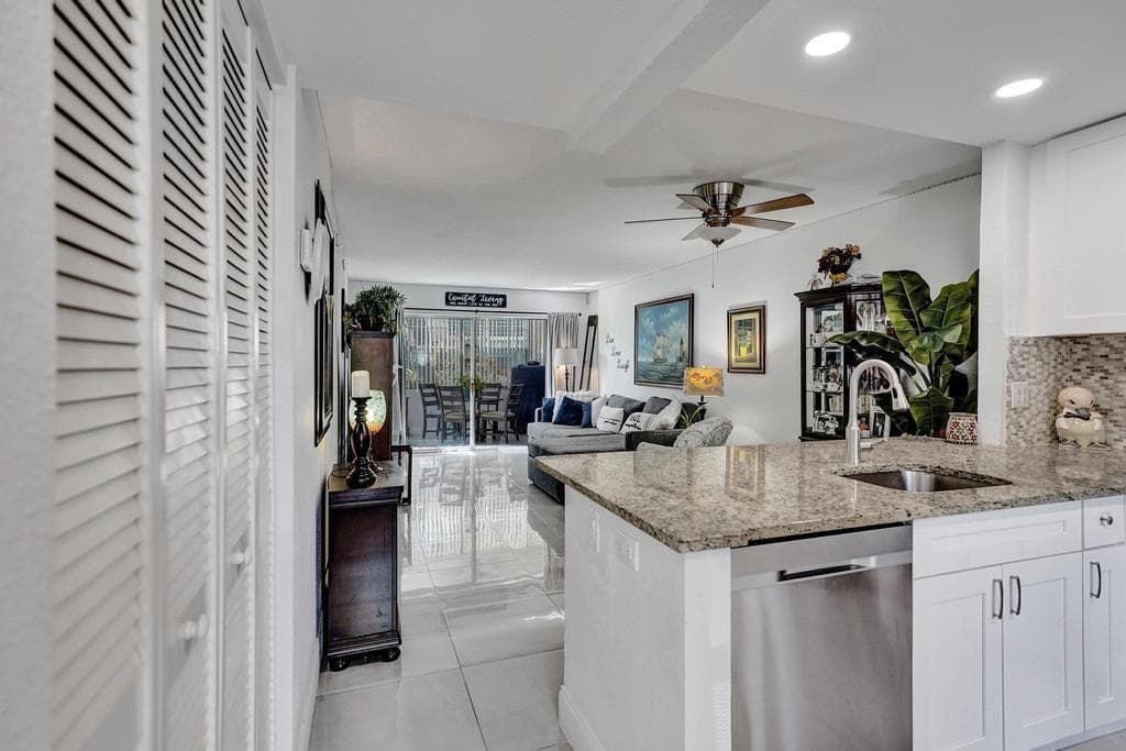 3060 Holiday Springs Boulevard # 106, Margate, FL 33063 photo 3