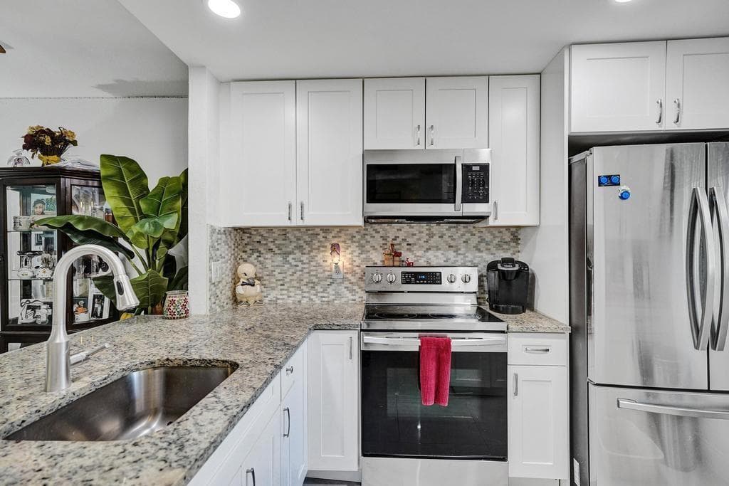 3060 Holiday Springs Boulevard # 106, Margate, FL 33063 photo 4