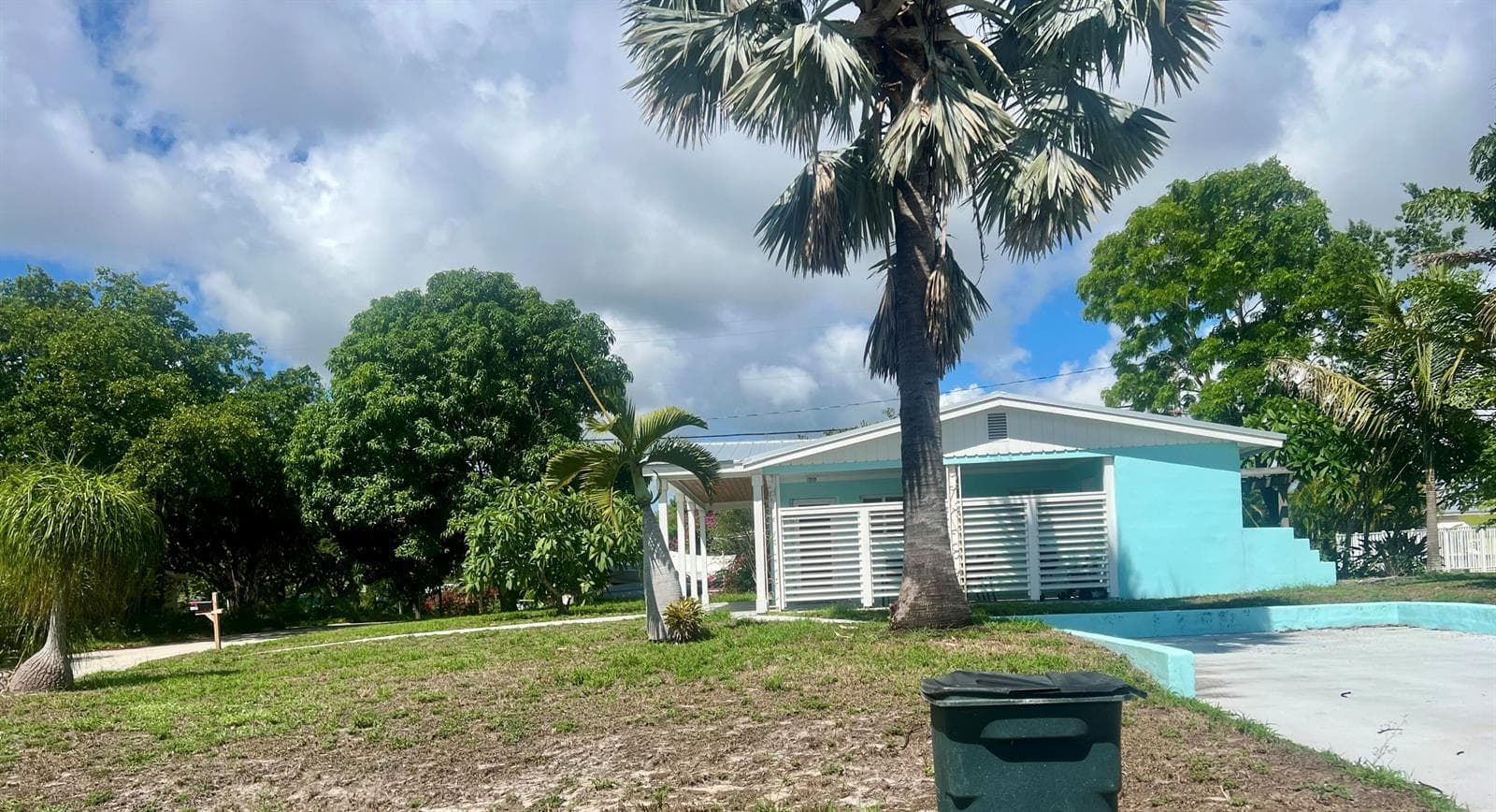 1395 NE Flora Place, Jensen Beach, FL 34957 photo 2