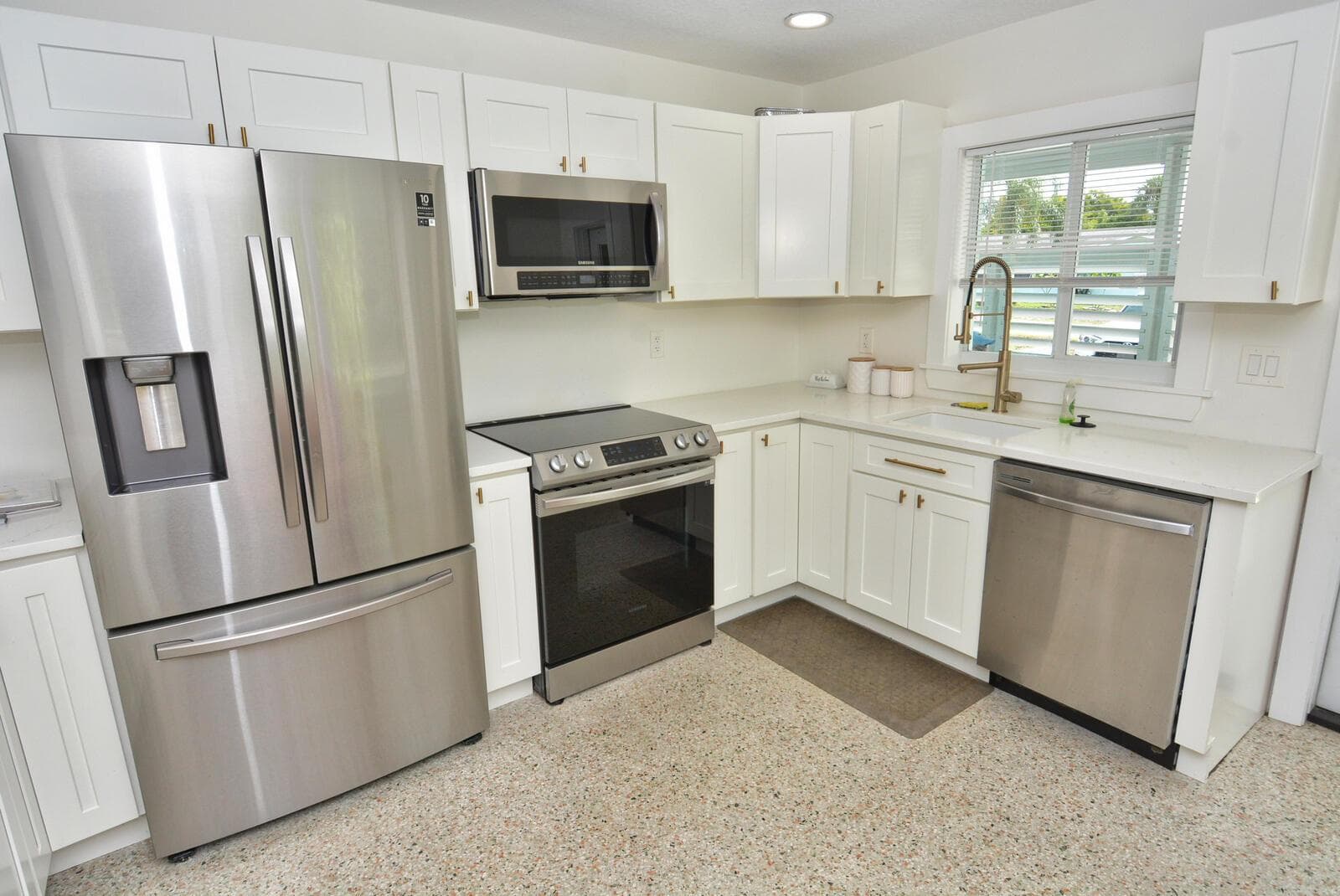 1395 NE Flora Place, Jensen Beach, FL 34957 photo 5