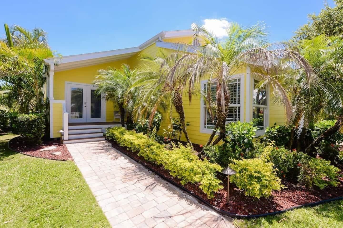 4031 NE Breakwater Drive, Jensen Beach, FL 34957 photo 2