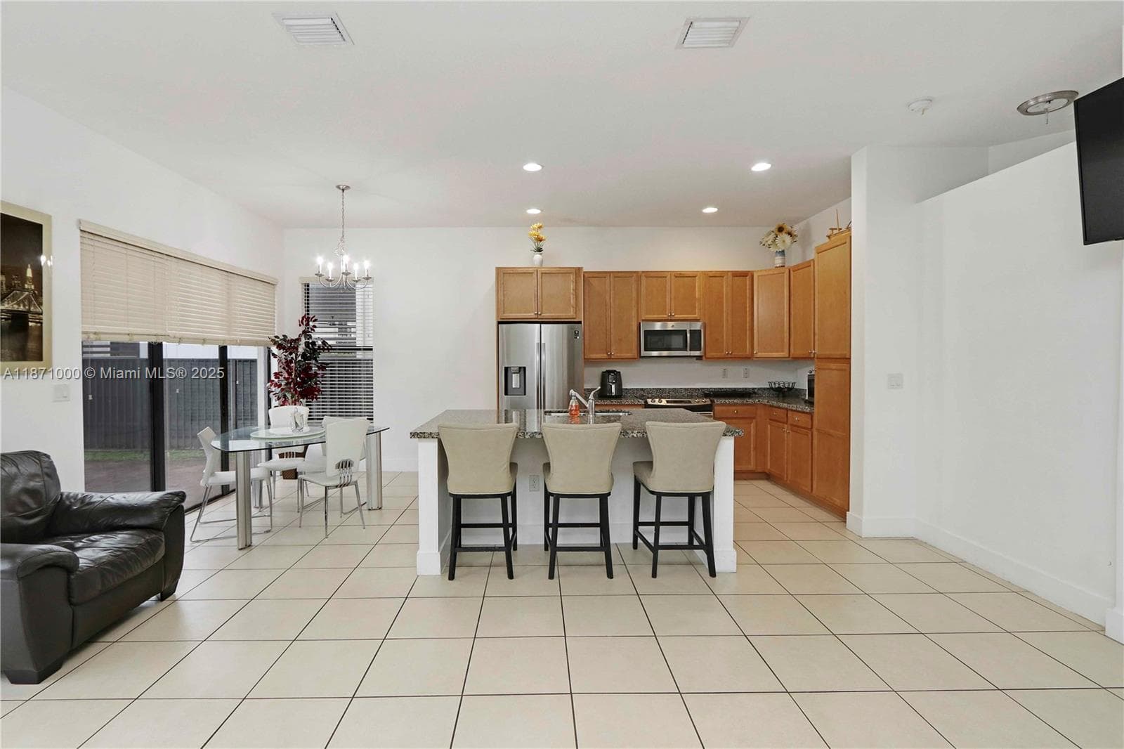 3293 W 98th Pl, Hialeah, FL 33018 photo 4