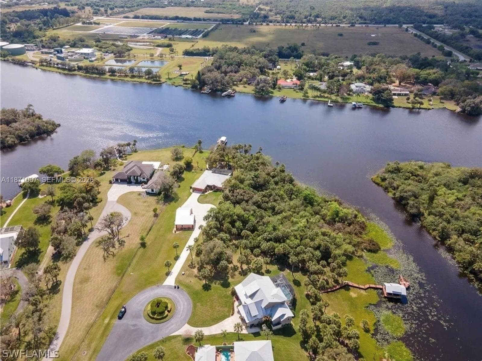 18011 Riverchase Ct, Other City - In The State Of Florida, FL 33920 photo 5