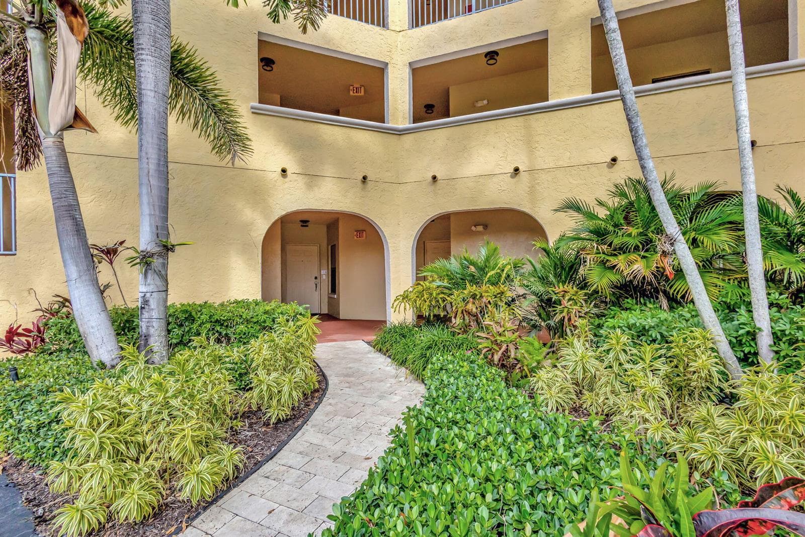 300 Uno Lago Drive # 101, Juno Beach, FL 33408 photo 4