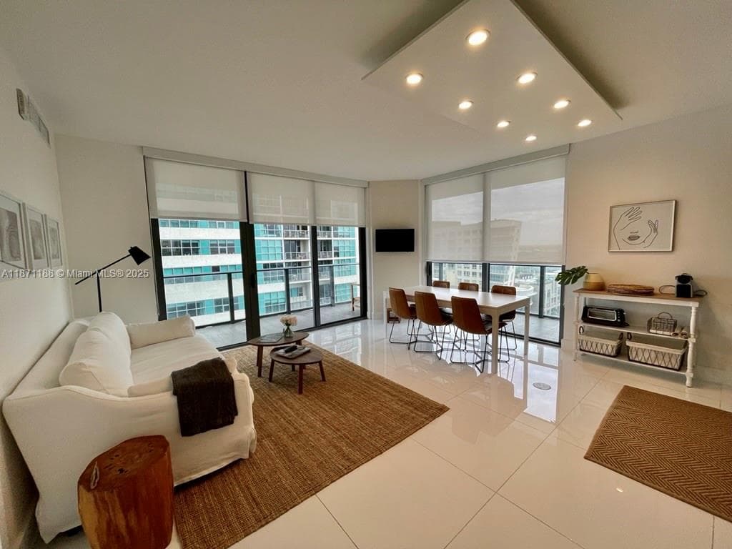 121 NE 34 ST # 901, Miami, FL 33137 photo 2