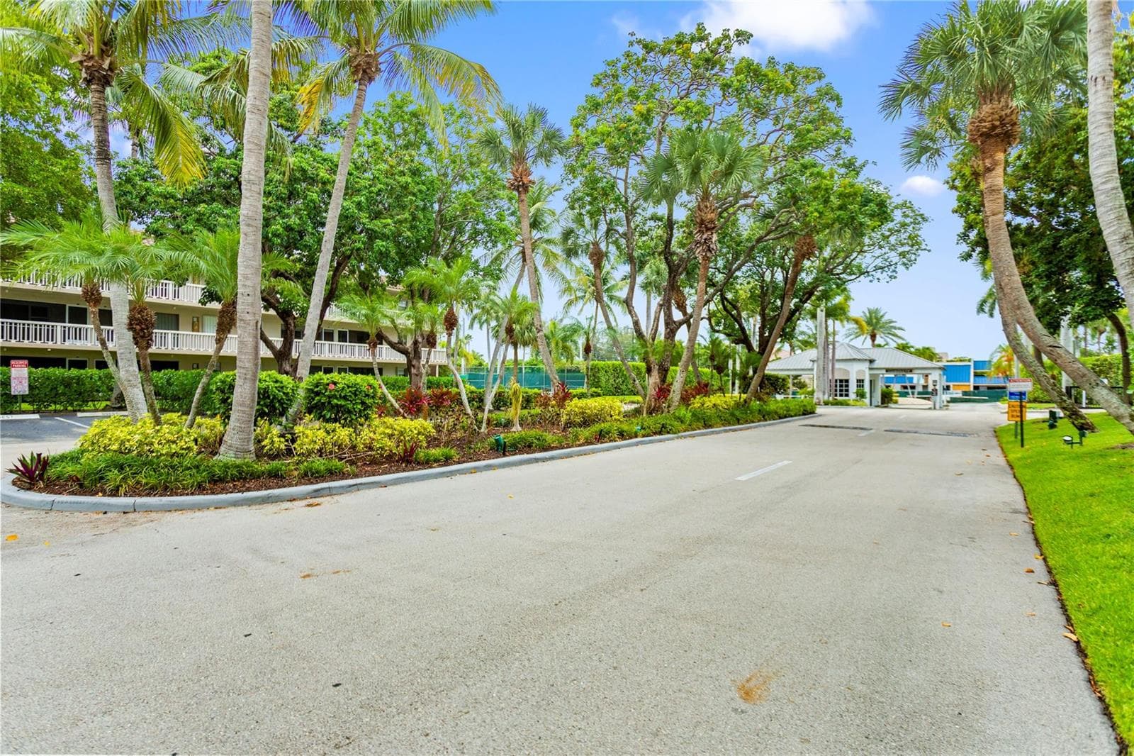 16 Royal Palm Way # 302, Boca Raton, FL 33432 photo 2