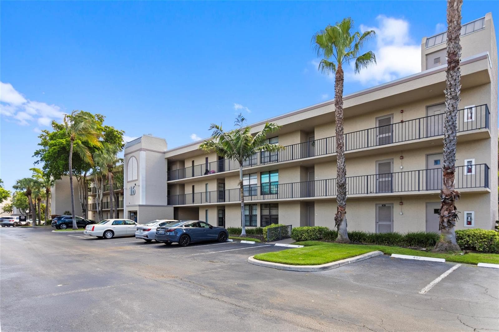 16 Royal Palm Way # 302, Boca Raton, FL 33432 photo 3