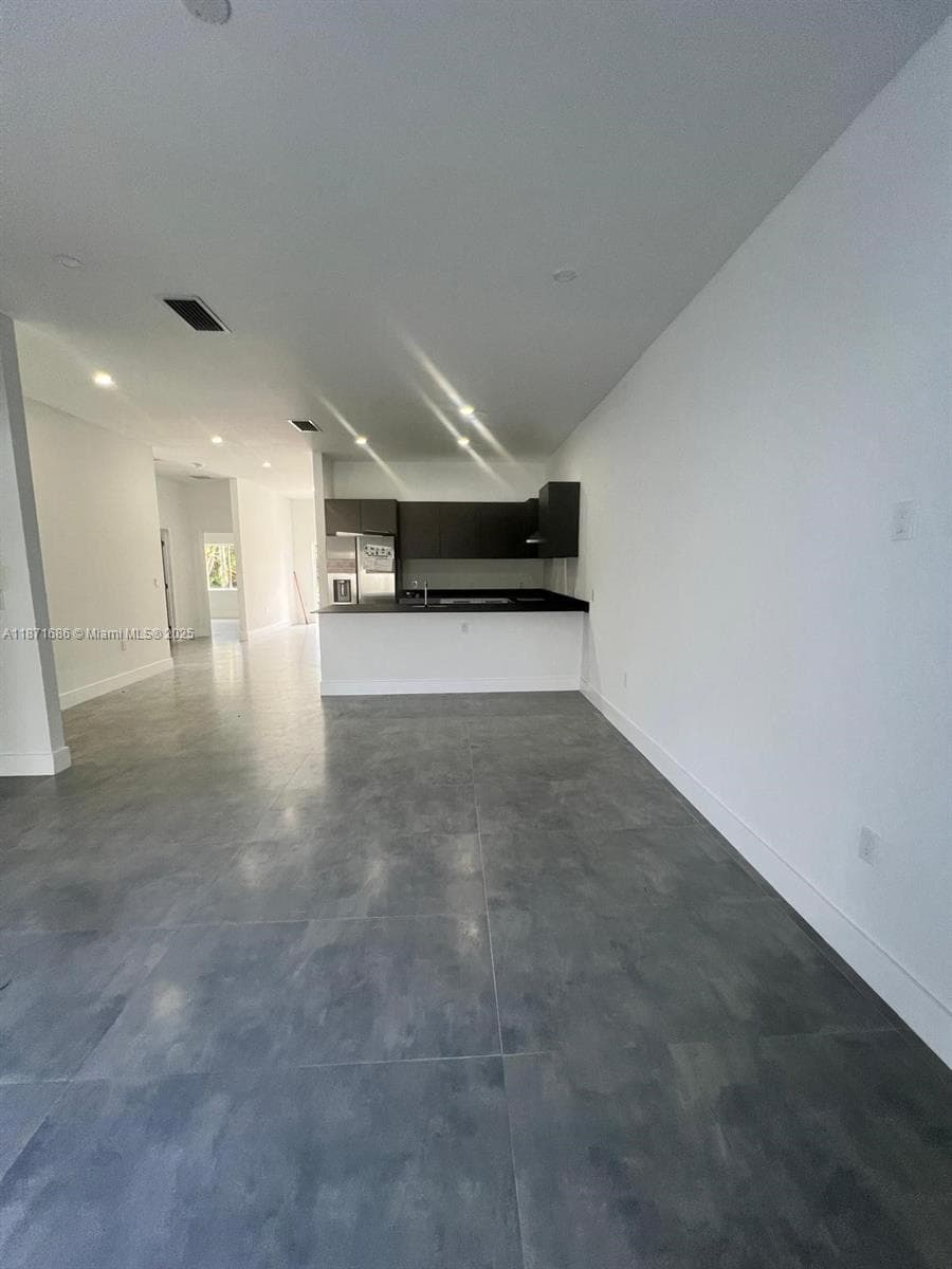 2421 NW 23rd Ln, Fort Lauderdale, FL 33311 photo 2
