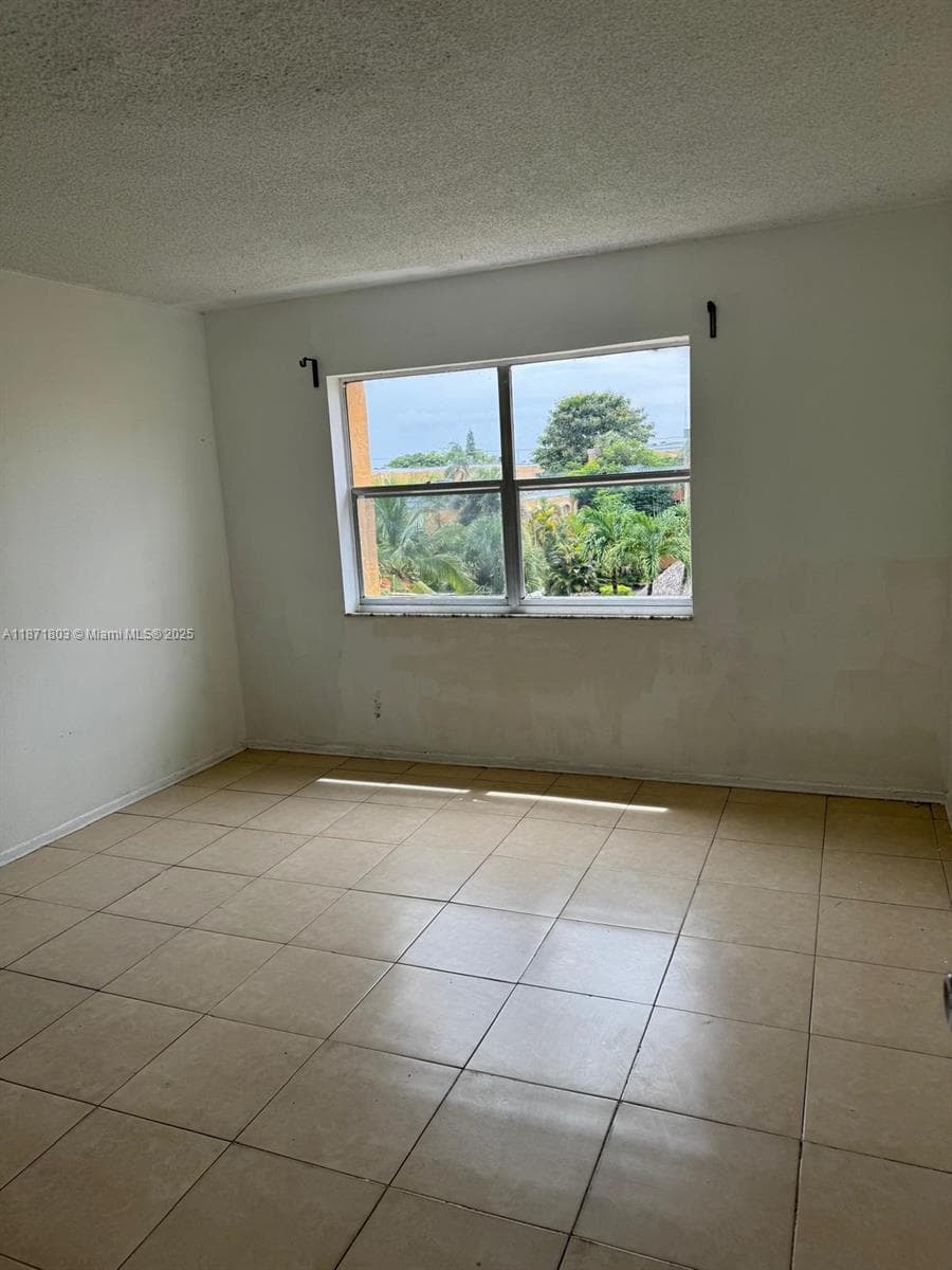 17901 NW 68th Ave # T203, Hialeah, FL 33015 photo 3