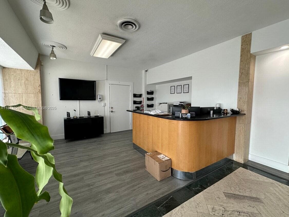 2116 N Dixie Hwy, Hollywood, FL 33020 photo 3