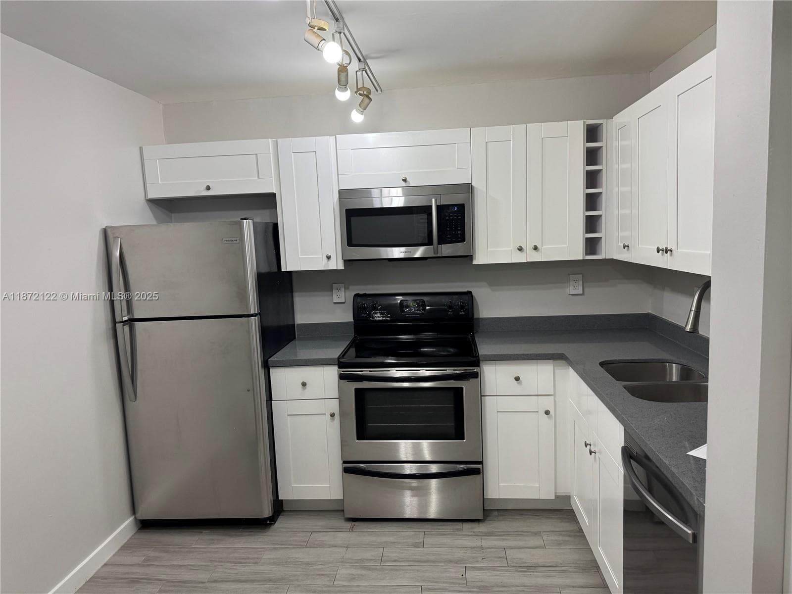 721 N Pine Island Rd # 201, Plantation, FL 33324 photo 5