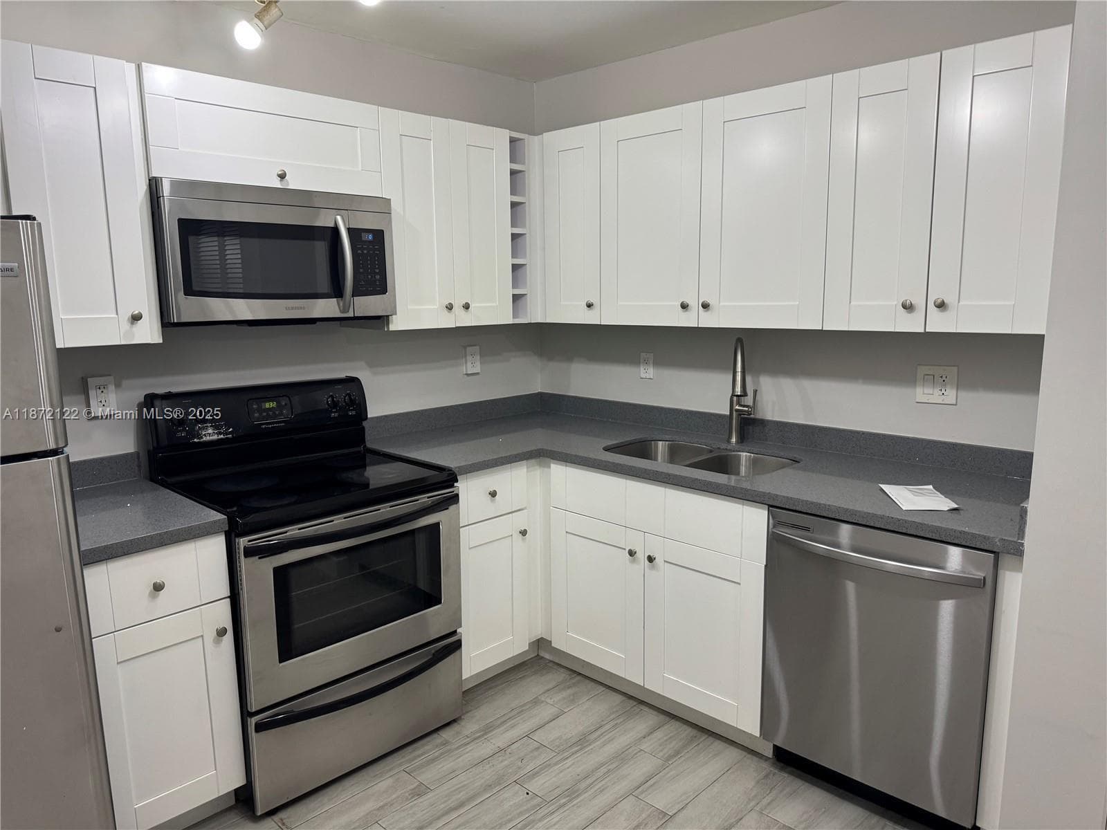 721 N Pine Island Rd # 201, Plantation, FL 33324 photo 4