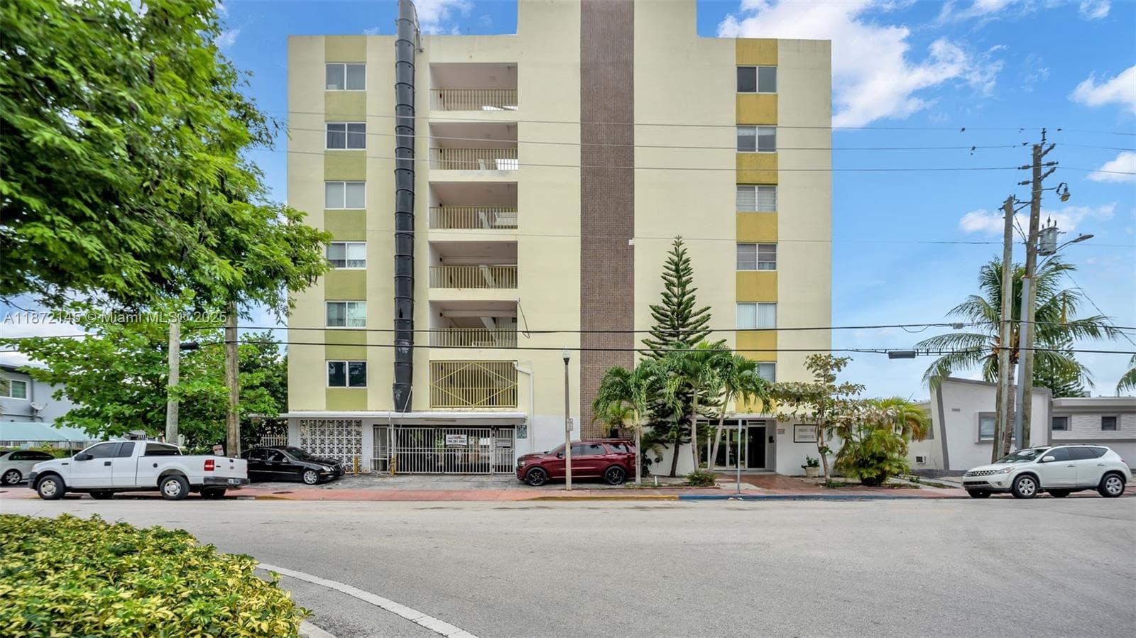 8001 Crespi Blvd # 4B, Miami Beach, FL 33141