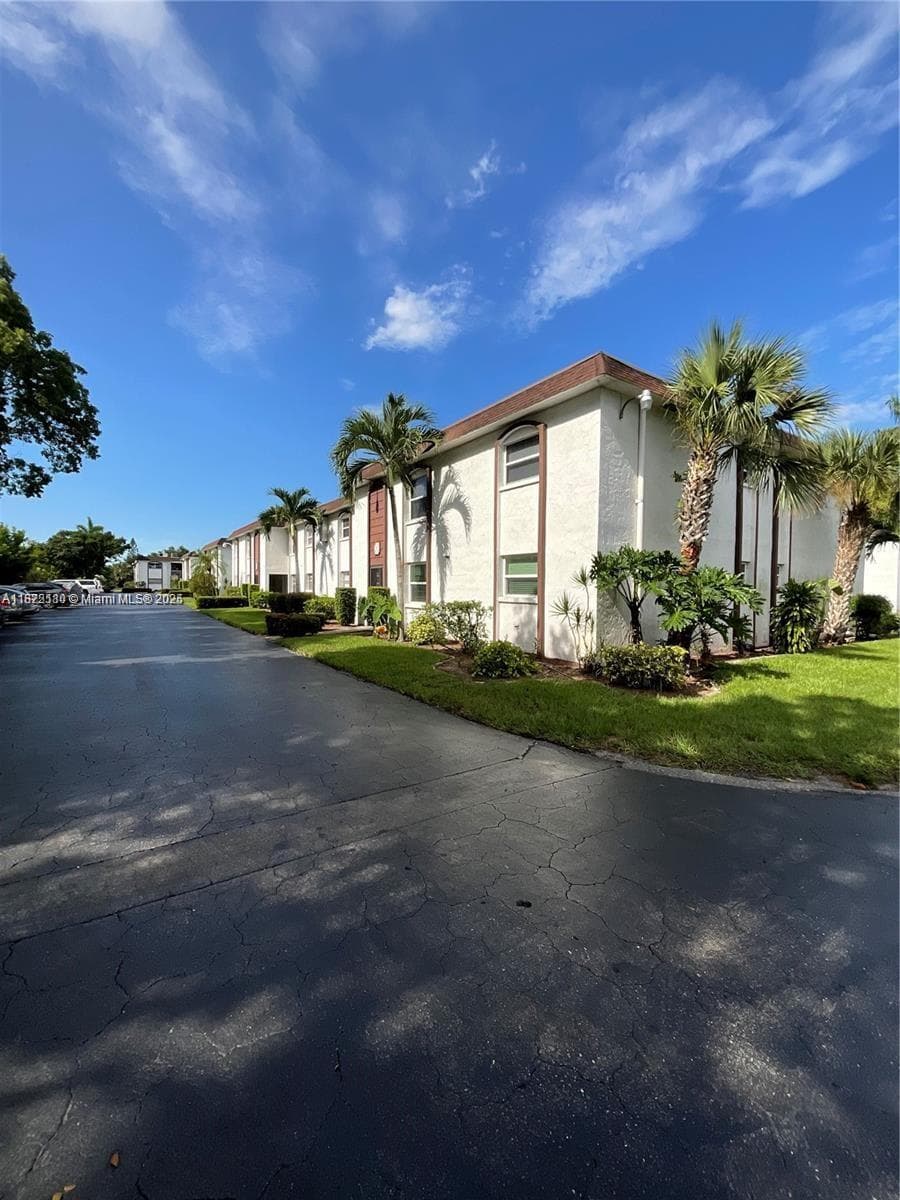 2828 Jackson Street # I3, Fort Myers, FL 33901 photo 3