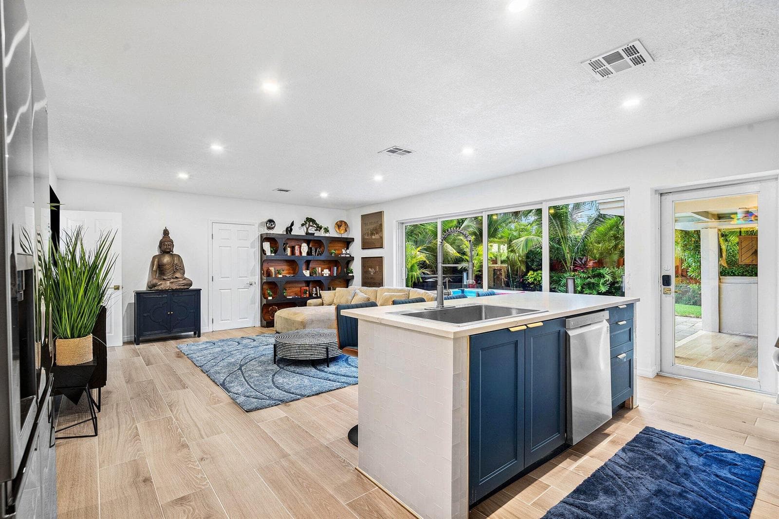 2041 NE 30th Street, Fort Lauderdale, FL 33306 photo 4