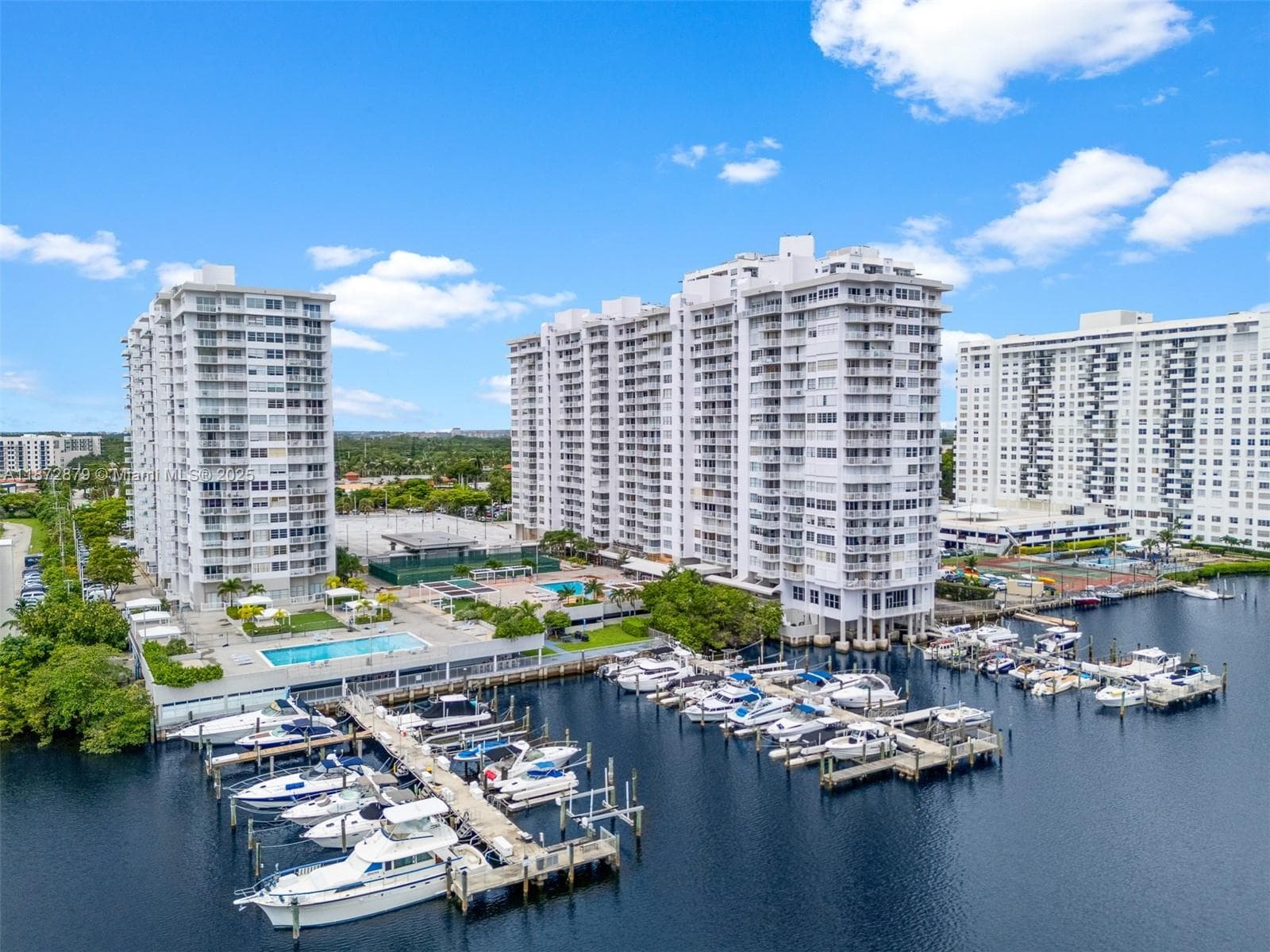 18071 Biscayne Blvd # PH04 & PH03, Aventura, FL 33160