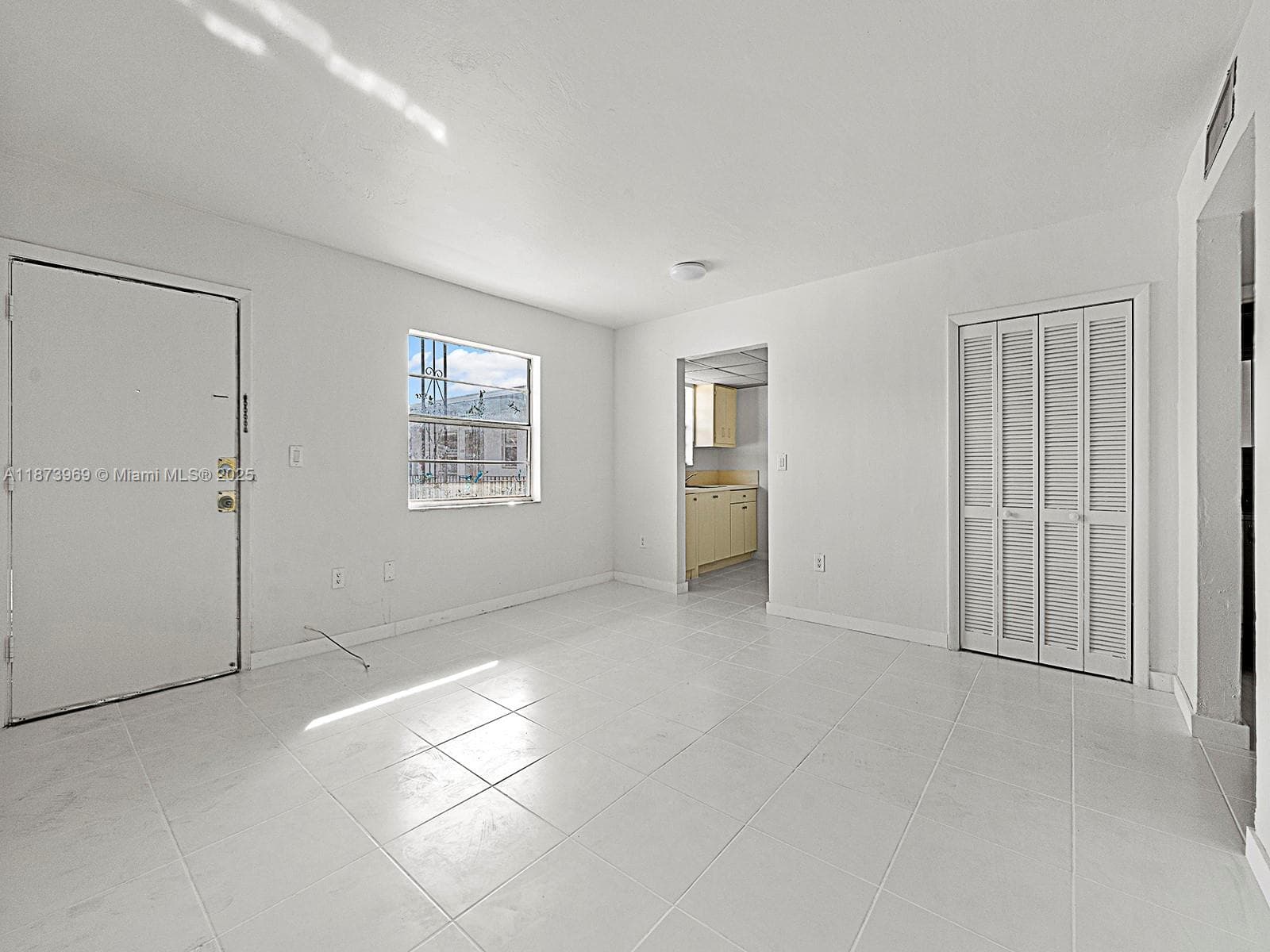 10305 SW 40th St # 0, Miami, FL 33165 photo 2