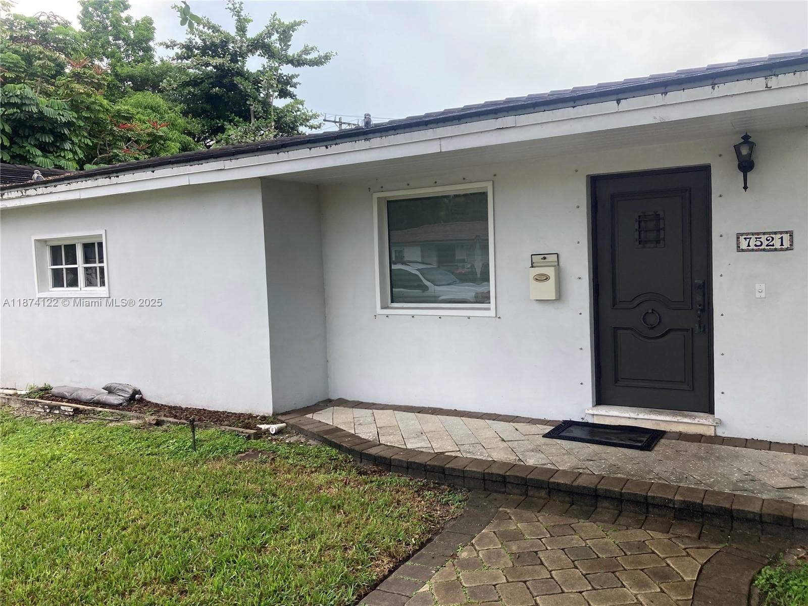 7521 SW 57th Ter, Miami, FL 33143 photo 2