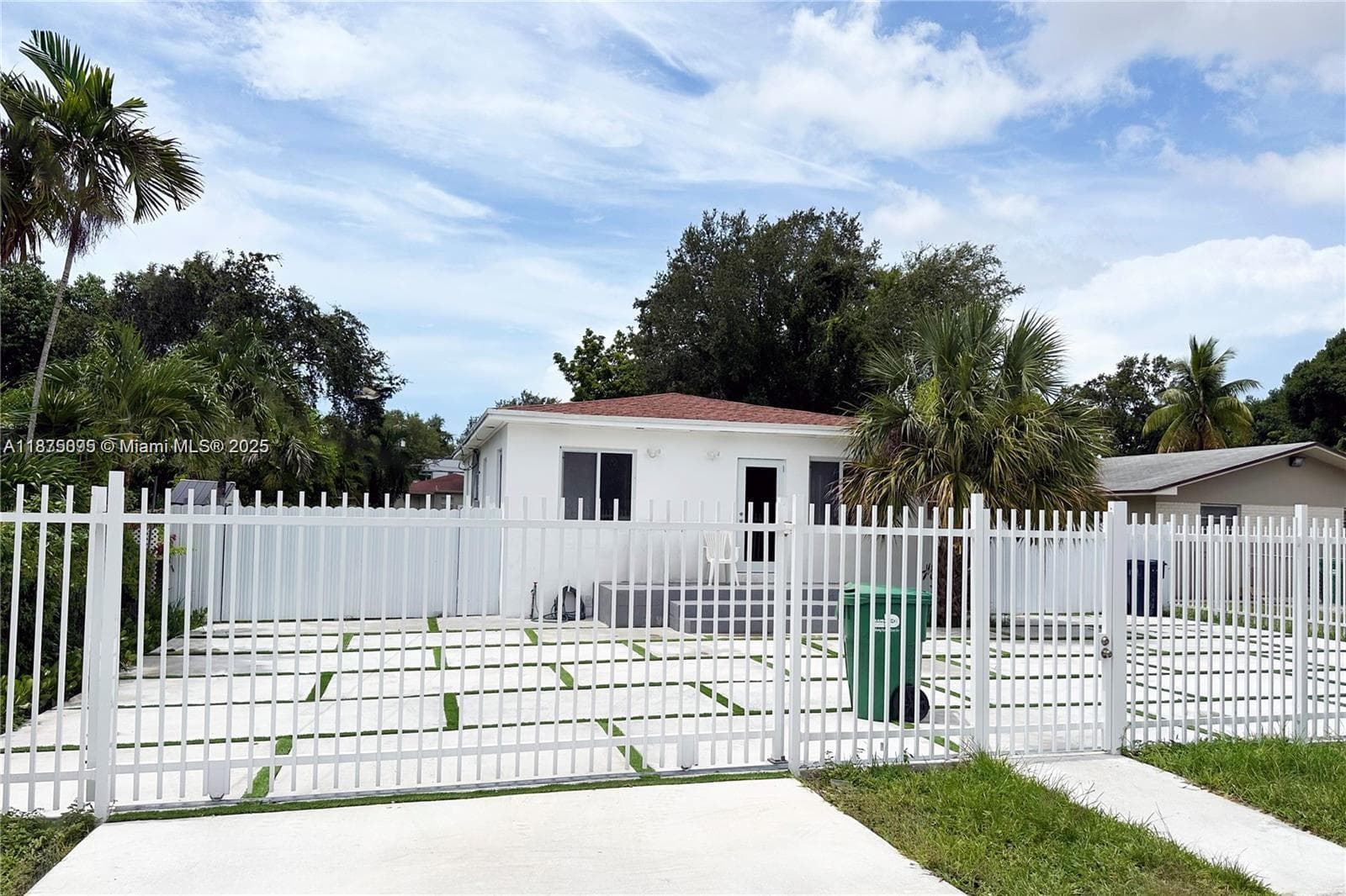 2740 NW 49th St, Miami, FL 33142 photo 2