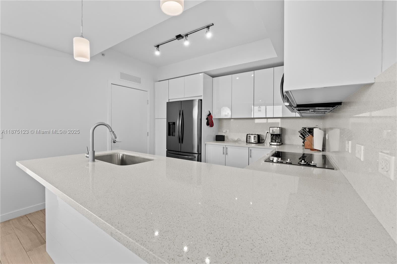 999 SW 1st Ave # 3304, Miami, FL 33130 photo 2