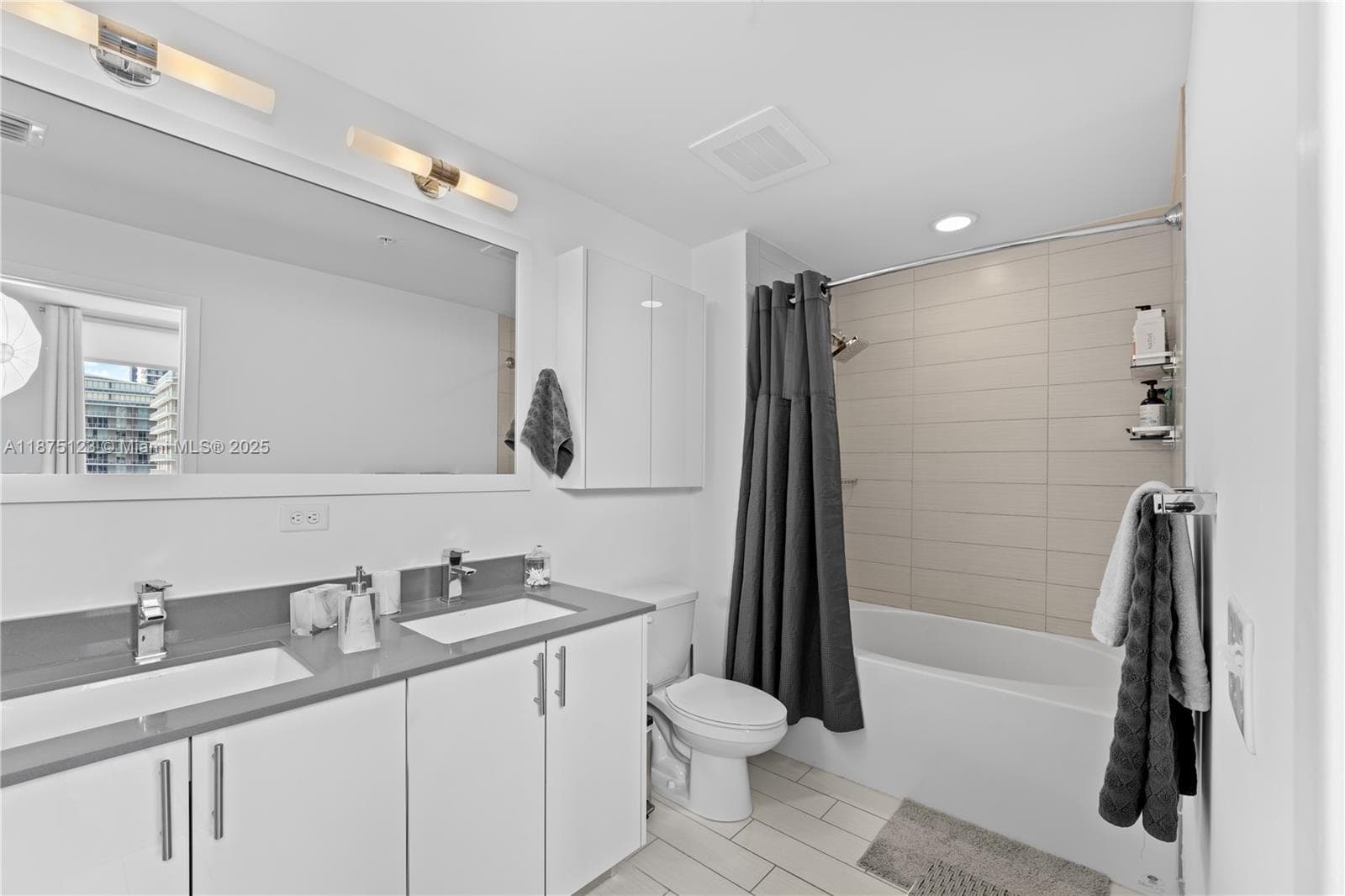 999 SW 1st Ave # 3304, Miami, FL 33130 photo 3